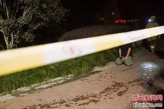 同行男长跪不起